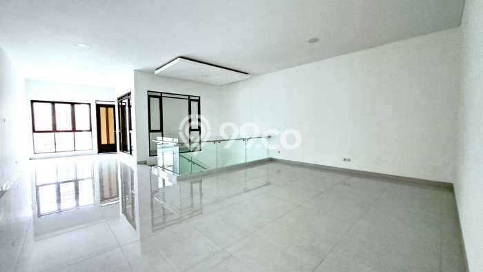 Rumah area Batununggal, 4 KM, Dekat Rumah Sakit, LT 161m2m² Bangunan 236m2m² Rumah area Batununggal, 4 KM, Dekat Rumah Sakit, LT 161m2m² Bangunan 236m2m²