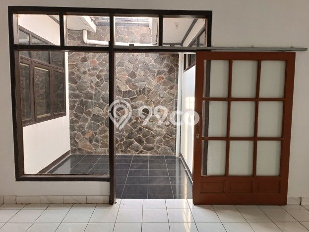 Rumah Asri di Cijagra, 2 KM, Lokasi Strategis Rumah Asri di Cijagra, 2 KM, Lokasi Strategis