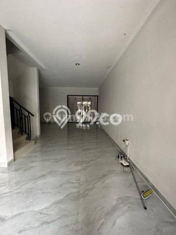 Dijual Rumah Strategis Bagus Punya 3 KT di Green Lake City Jakarta Barat SHM Dijual Rumah Strategis Bagus Punya 3 KT di Green Lake City Jakarta Barat SHM