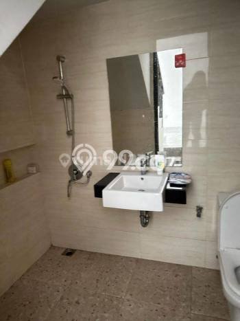 Dijual Rumah Strategis Bagus Punya 3 KT di Green Lake City Jakarta Barat SHM Dijual Rumah Strategis Bagus Punya 3 KT di Green Lake City Jakarta Barat SHM