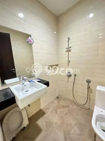For Sale Rumah 3 Kamar Lokasi Strategis Nyaman dan Strategis di Green Lake City For Sale Rumah 3 Kamar Lokasi Strategis Nyaman dan Strategis di Green Lake City