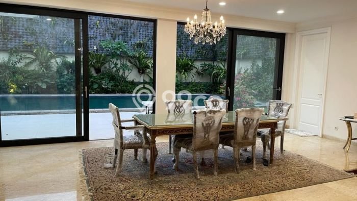 For Sale! Luxury House LT 756m2 Desain Modern di Kemang For Sale! Luxury House LT 756m2 Desain Modern di Kemang