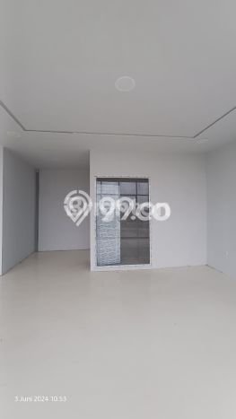 LOKASI STRATEGIS! Gudang Disewakan Kawasan Kalideres, Luas 376m², Pusat Usaha LOKASI STRATEGIS! Gudang Disewakan Kawasan Kalideres, Luas 376m², Pusat Usaha
