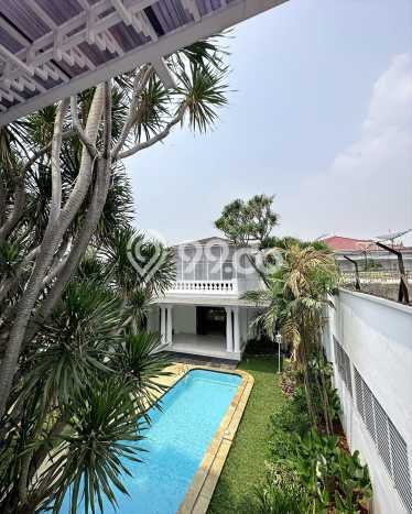 Disewakan Rumah Bagus di Menteng Harga Rp 2,5 Miliar/ Tahun Disewakan Rumah Bagus di Menteng Harga Rp 2,5 Miliar/ Tahun
