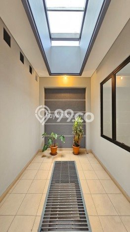 Ready to Use! Luxury House LT 497m2 Desain Elegan di Cipete Ready to Use! Luxury House LT 497m2 Desain Elegan di Cipete