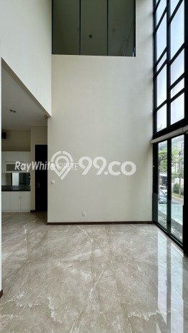 Rumah Strategis di BSD City, 4 KT, Area Tenang, LT 180m² LB 242m² Rumah Strategis di BSD City, 4 KT, Area Tenang, LT 180m² LB 242m²
