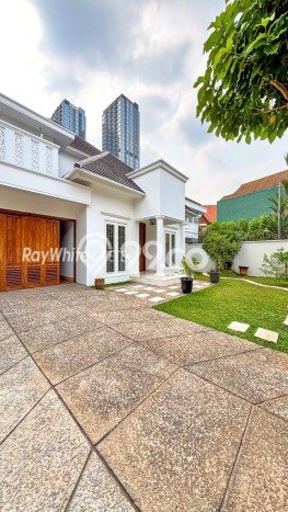 Rumah Mewah Dijual LT 673m2 di Cilandak, Jakarta Selatan Rumah Mewah Dijual LT 673m2 di Cilandak, Jakarta Selatan