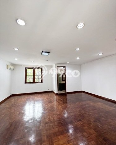 Siap Huni Rumah Mewah 5 Kamar di Menteng Dekat ke Mana Pun Siap Huni Rumah Mewah 5 Kamar di Menteng Dekat ke Mana Pun
