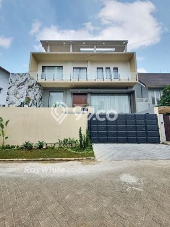 HUNIAN BERKELAS! Rumah Exclusive Pondok Indah, Jakarta Selatan, LT 275m² Luas Bangunan 600m² HUNIAN BERKELAS! Rumah Exclusive Pondok Indah, Jakarta Selatan, LT 275m² Luas Bangunan 600m²