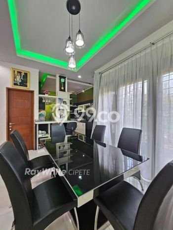 BEST INVESTMENT! Rumah di Bekasi, Luas 198m² Bangunan 350m² BEST INVESTMENT! Rumah di Bekasi, Luas 198m² Bangunan 350m²