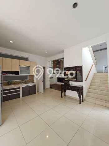 Rumah Asri di Bintaro, Tangerang Selatan, LT 186m² Bangunan 230m² Rumah Asri di Bintaro, Tangerang Selatan, LT 186m² Bangunan 230m²
