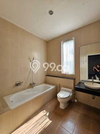 Rumah Asri di Bintaro, Tangerang Selatan, LT 186m² Bangunan 230m² Rumah Asri di Bintaro, Tangerang Selatan, LT 186m² Bangunan 230m²