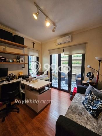 Rumah Mewah LB 450m2 Siap Huni Desain Elegan di Bintaro, Jakarta Selatan Rumah Mewah LB 450m2 Siap Huni Desain Elegan di Bintaro, Jakarta Selatan
