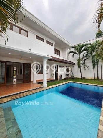 Rumah Akses Mudah di Kemang, Jakarta Selatan, LT 404m² Bangunan 350m² Rumah Akses Mudah di Kemang, Jakarta Selatan, LT 404m² Bangunan 350m²