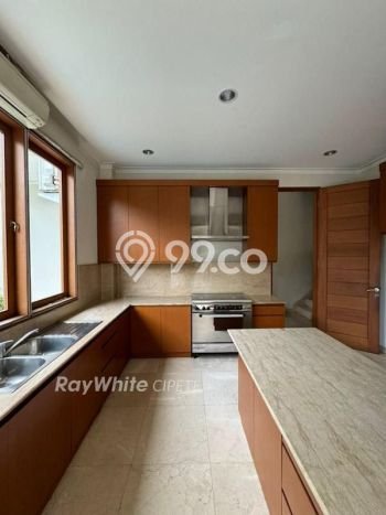 Rumah Lingkungan Nyaman di Kemang, Jakarta Selatan, Luas 540m² LB 450m² Rumah Lingkungan Nyaman di Kemang, Jakarta Selatan, Luas 540m² LB 450m²