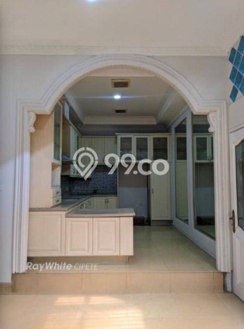 Rumah dengan Lokasi Strategis 9 KT di Menteng, Jakarta Pusat Rumah dengan Lokasi Strategis 9 KT di Menteng, Jakarta Pusat