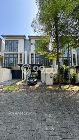 BEST PRICE! Rumah di BSD, Dekat Fasilitas, 4 KT, LT 180m² Bangunan 242m² BEST PRICE! Rumah di BSD, Dekat Fasilitas, 4 KT, LT 180m² Bangunan 242m²