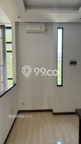 BEST PRICE! Rumah di BSD, Dekat Fasilitas, 4 KT, LT 180m² Bangunan 242m² BEST PRICE! Rumah di BSD, Dekat Fasilitas, 4 KT, LT 180m² Bangunan 242m²