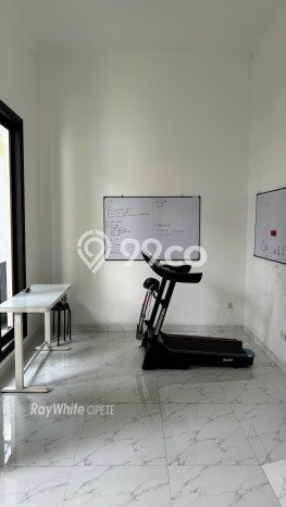 Rumah 2 KT 2 KM LT 316m², Luas Bangunan 250m² di Kebayoran Baru, Jakarta Selatan Rumah 2 KT 2 KM LT 316m², Luas Bangunan 250m² di Kebayoran Baru, Jakarta Selatan