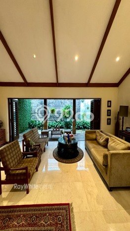 Ready to Use! Premium House LT 470m2 Desain Elegan di Cipete Ready to Use! Premium House LT 470m2 Desain Elegan di Cipete