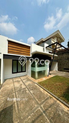 Rumah Minimalis area Kebayoran Baru, Jakarta Selatan, LT 422m² Bangunan 350m² Rumah Minimalis area Kebayoran Baru, Jakarta Selatan, LT 422m² Bangunan 350m²