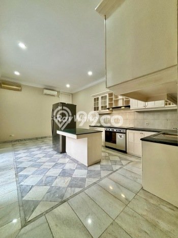 Siap Huni Hunian Elit 5 Kamar di Kebayoran Baru Dekat ke Mana Saja Siap Huni Hunian Elit 5 Kamar di Kebayoran Baru Dekat ke Mana Saja