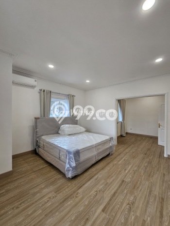 Jual Cepat Rumah dengan 4 Kamar Tidur dan 4 Kamar Mandi di Area Pondok Indah, Jakarta Selatan Jual Cepat Rumah dengan 4 Kamar Tidur dan 4 Kamar Mandi di Area Pondok Indah, Jakarta Selatan