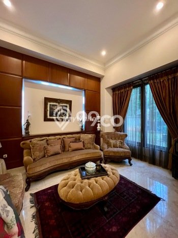 Rumah Asri 5 KT di Kebayoran Baru, Jakarta Selatan - LT 587m² Rumah Asri 5 KT di Kebayoran Baru, Jakarta Selatan - LT 587m²