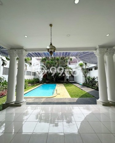 Siap Huni Rumah Mewah 5 Kamar di Menteng Dekat ke Mana Pun Siap Huni Rumah Mewah 5 Kamar di Menteng Dekat ke Mana Pun