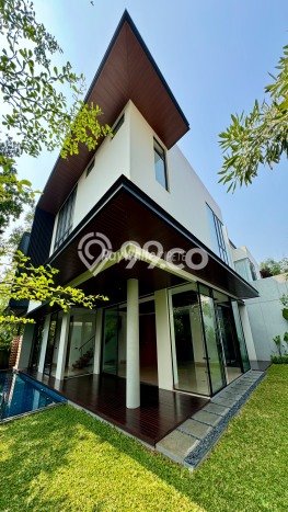 Rumah Elit Modern Tanpa Renovasi di Kemang Jakarta Selatan Rumah Elit Modern Tanpa Renovasi di Kemang Jakarta Selatan