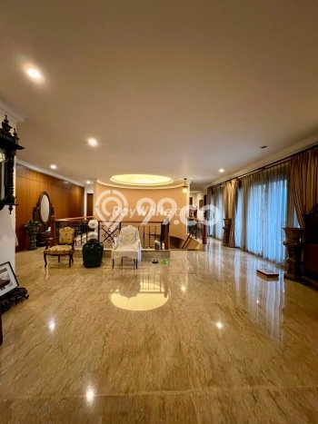 Rumah Asri 5 KT di Kebayoran Baru, Jakarta Selatan - LT 587m² Rumah Asri 5 KT di Kebayoran Baru, Jakarta Selatan - LT 587m²