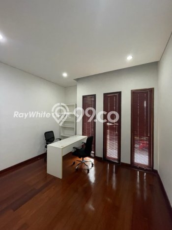 Rumah Exclusive 4 KT 3 KM di Kompleks Cluster Kemang, Jakarta Selatan Rumah Exclusive 4 KT 3 KM di Kompleks Cluster Kemang, Jakarta Selatan