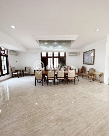 Siap Huni Rumah Mewah 5 Kamar di Menteng Dekat ke Mana Pun Siap Huni Rumah Mewah 5 Kamar di Menteng Dekat ke Mana Pun