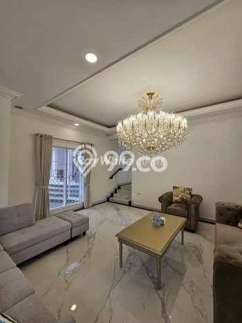 Jual Cepat Rumah dengan 4 Kamar Tidur dan 4 Kamar Mandi di Area Pondok Indah, Jakarta Selatan Jual Cepat Rumah dengan 4 Kamar Tidur dan 4 Kamar Mandi di Area Pondok Indah, Jakarta Selatan
