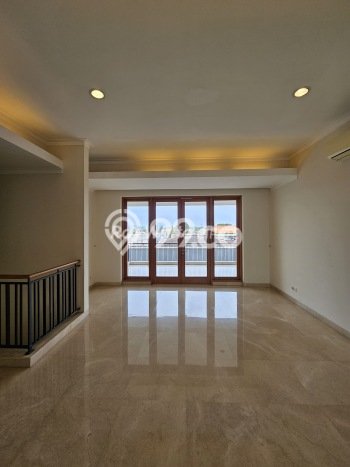 Rumah Mewah LB 600m2 Siap Huni Desain Elegan di Kemang, Jakarta Selatan Rumah Mewah LB 600m2 Siap Huni Desain Elegan di Kemang, Jakarta Selatan
