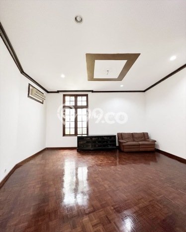 Siap Huni Rumah Mewah 5 Kamar di Menteng Dekat ke Mana Pun Siap Huni Rumah Mewah 5 Kamar di Menteng Dekat ke Mana Pun