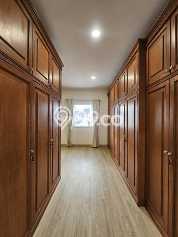 Jual Cepat Rumah dengan 4 Kamar Tidur dan 4 Kamar Mandi di Area Pondok Indah, Jakarta Selatan Jual Cepat Rumah dengan 4 Kamar Tidur dan 4 Kamar Mandi di Area Pondok Indah, Jakarta Selatan