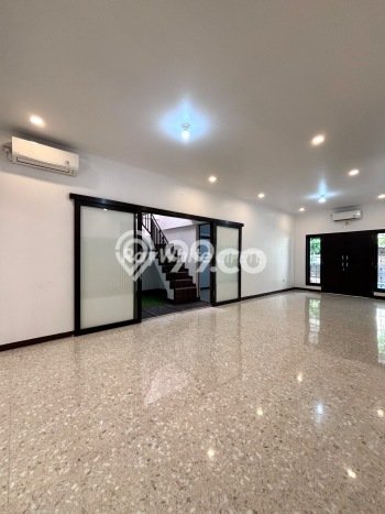 Rumah Elit LB 180m2 Siap Huni Desain Elegan di Pondok Indah, Jakarta Selatan Rumah Elit LB 180m2 Siap Huni Desain Elegan di Pondok Indah, Jakarta Selatan
