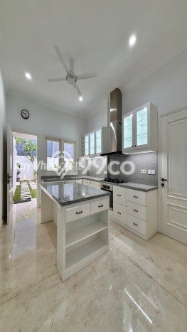 Rumah Mewah Dijual LT 673m2 di Cilandak, Jakarta Selatan Rumah Mewah Dijual LT 673m2 di Cilandak, Jakarta Selatan