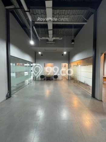 Gudang Dijual di Kebayoran Lama Jakarta Selatan dengan Luas Bangunan 1000m2 Gudang Dijual di Kebayoran Lama Jakarta Selatan dengan Luas Bangunan 1000m2