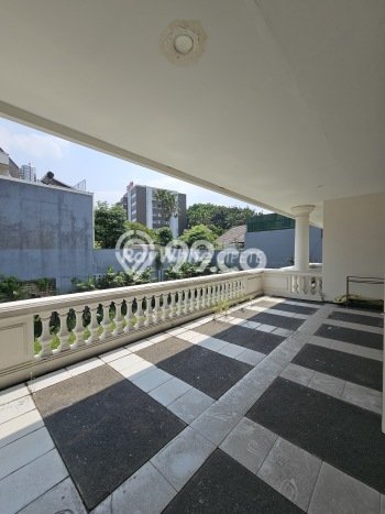 Rumah Elit LB 1800m2 Siap Huni Desain Elegan di Pondok Indah, Jakarta Selatan Rumah Elit LB 1800m2 Siap Huni Desain Elegan di Pondok Indah, Jakarta Selatan