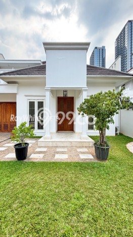 Rumah Mewah Dijual LT 673m2 di Cilandak, Jakarta Selatan Rumah Mewah Dijual LT 673m2 di Cilandak, Jakarta Selatan