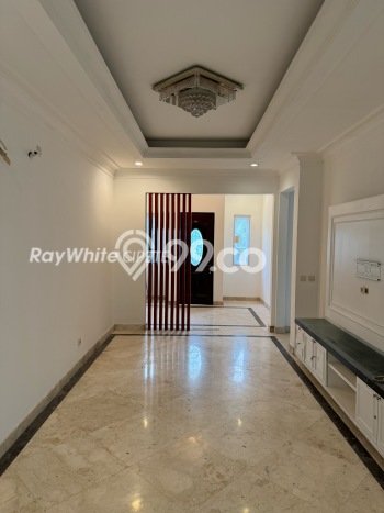 HUNIAN PILIHAN! Rumah kawasan Cipete, 3 KT, Area Strategis, LT 147m² Bangunan 270m² HUNIAN PILIHAN! Rumah kawasan Cipete, 3 KT, Area Strategis, LT 147m² Bangunan 270m²