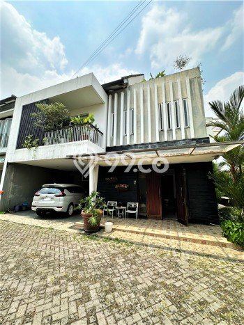 Ready to Use! Premium House LT 282m2 Desain Elegan di Lebak Bulus Ready to Use! Premium House LT 282m2 Desain Elegan di Lebak Bulus