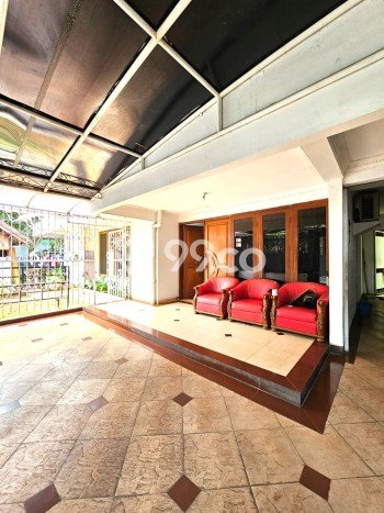 Siap Huni Rumah Mewah 5 Kamar di Kebayoran Baru Dekat ke Mana Saja Siap Huni Rumah Mewah 5 Kamar di Kebayoran Baru Dekat ke Mana Saja