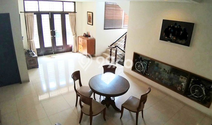 Rumah Bagus Siap Pakai Di Cilandak Luas 400m2 Lokasi Strategis Rumah Bagus Siap Pakai Di Cilandak Luas 400m2 Lokasi Strategis