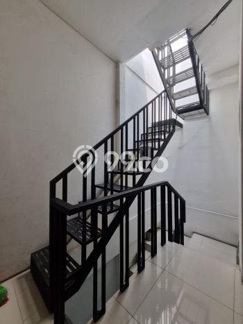 Ruko Kawasan Cipete, Luas 225m², Mainroad, Area Ramai Ruko Kawasan Cipete, Luas 225m², Mainroad, Area Ramai