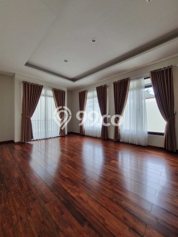 Rumah Disewakan Jakarta Selatan LT 300m2 LB 250m2 Area Lebak Bulus Rumah Disewakan Jakarta Selatan LT 300m2 LB 250m2 Area Lebak Bulus