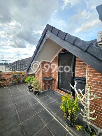 Dijual Rumah Luas Elegan Dengan View Cantik di Pondok Labu, Jakarta Selatan Dijual Rumah Luas Elegan Dengan View Cantik di Pondok Labu, Jakarta Selatan