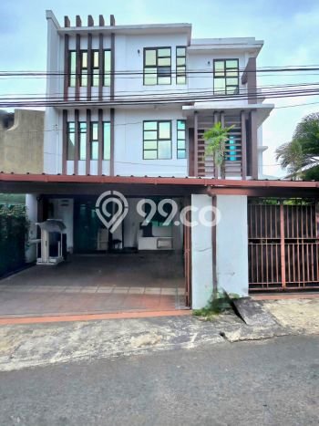 Siap Huni Rumah Mewah 6 Kamar di Kebayoran Baru Dekat ke Mana Saja Siap Huni Rumah Mewah 6 Kamar di Kebayoran Baru Dekat ke Mana Saja